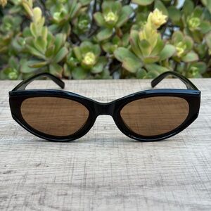 Stylish Black Oval Sunglasses for women